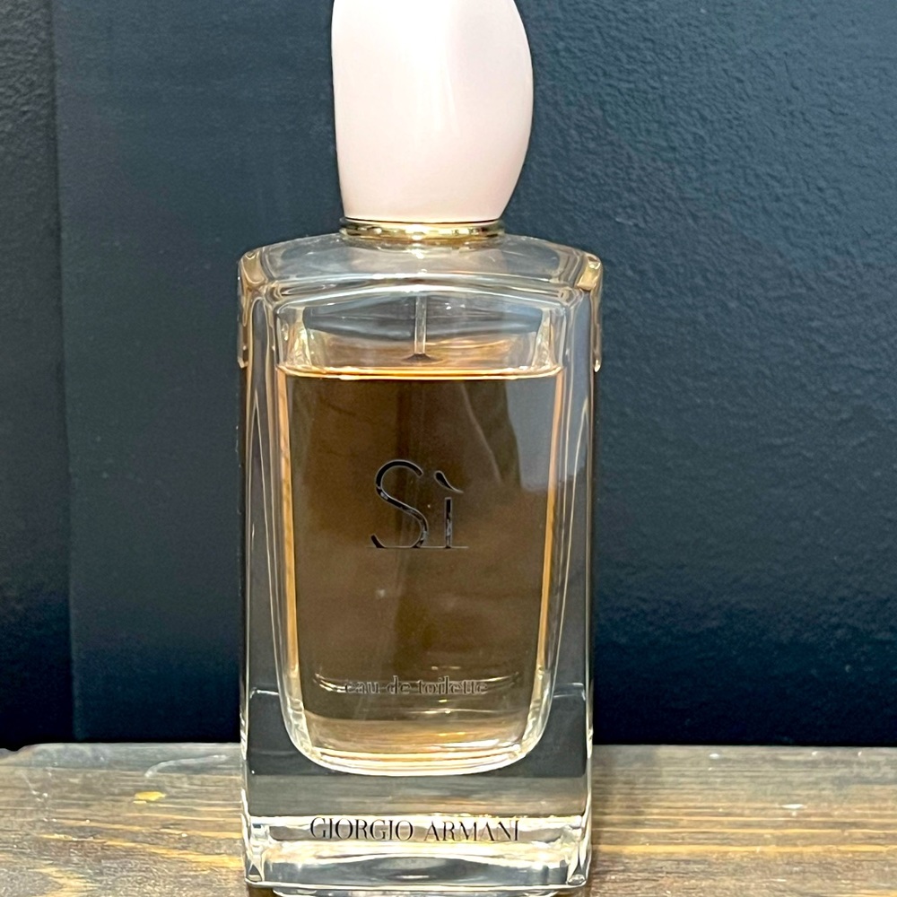 Giorgio Armani Si perfume eau de toilette
